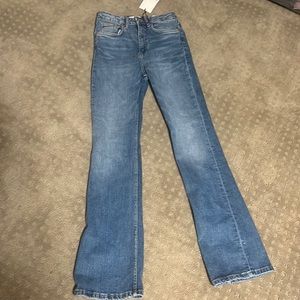 Zara High-rise flare denim jeans. Women’s size 4